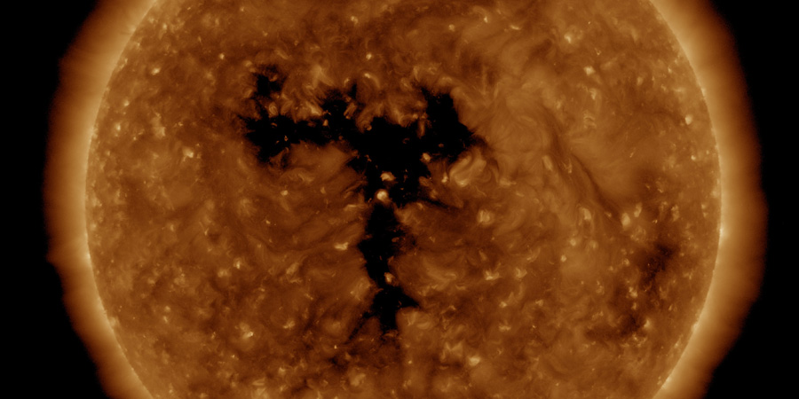 Coronal hole faces Earth, Strange solar wind data?
